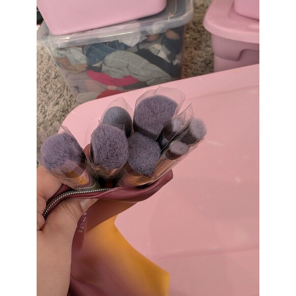 Nine unused Beakey Makeup Brushes - Picture 4 of 4